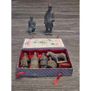Vintage QIN DYNASTY Terracotta CHINESE mini WARRIORS Set Original Box Figurines